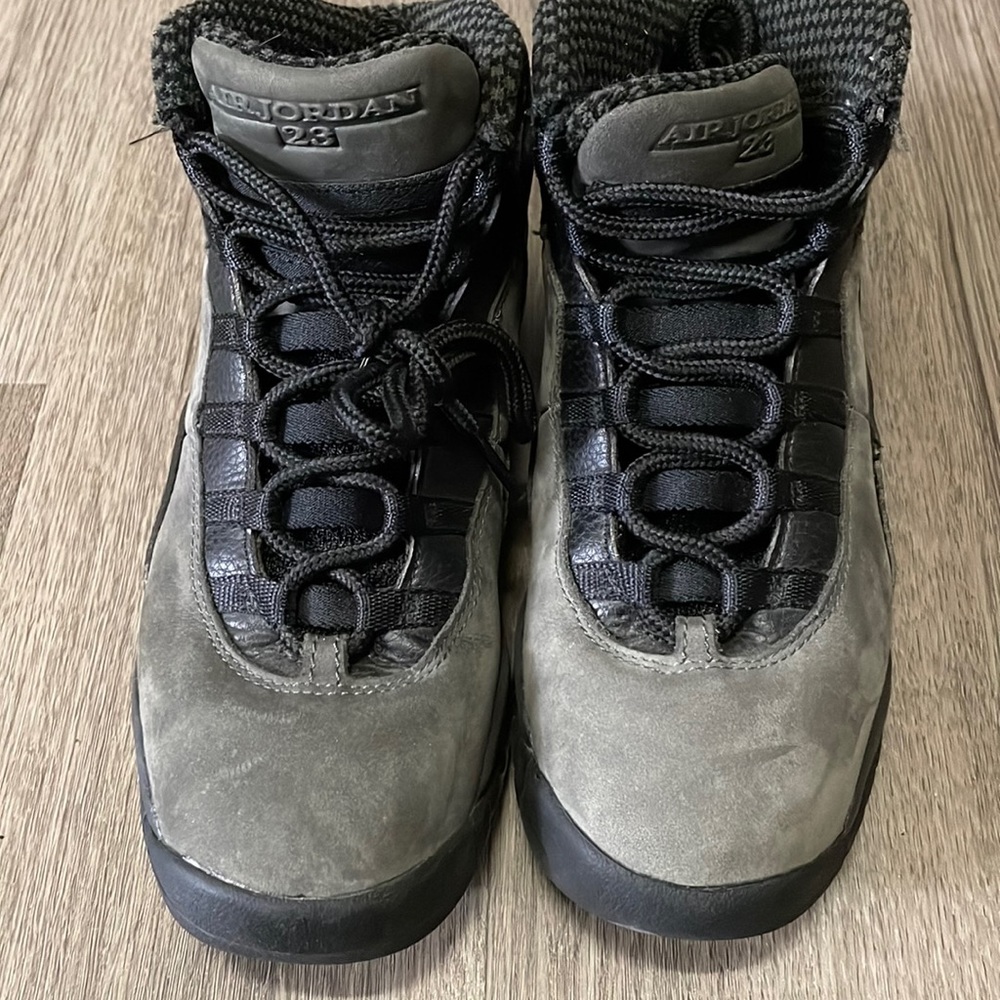 Jordan retro dark shadow big kids 5.5